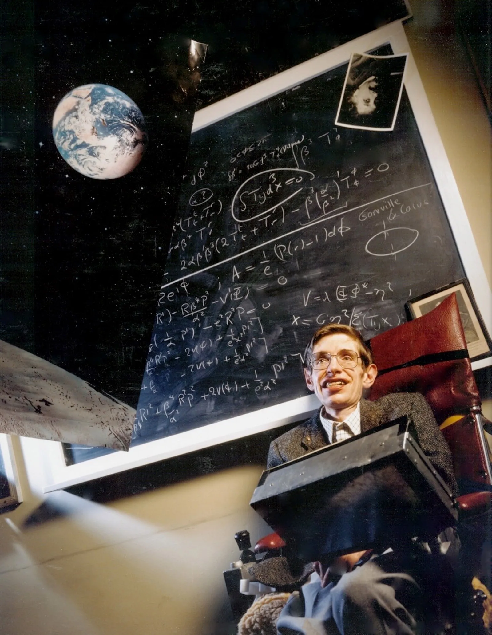 Stephen Hawking lecturing at Cambridge